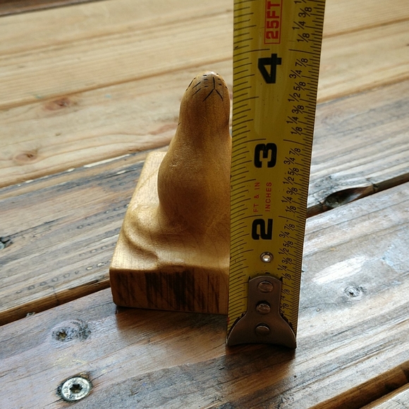 Myrtlewood seal figurine - Picture 7 of 11